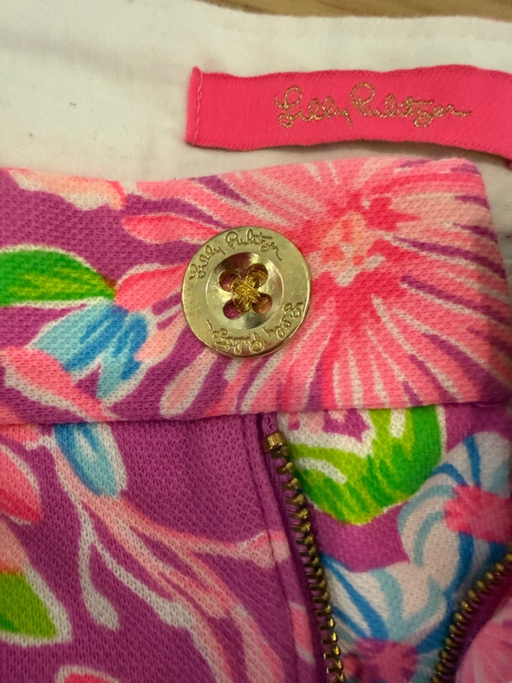 NWT Lilly Pulitzer Vibrant Pink & Purple Floral Buttercup Women’s Shorts size 8 - Picture 4 of 8